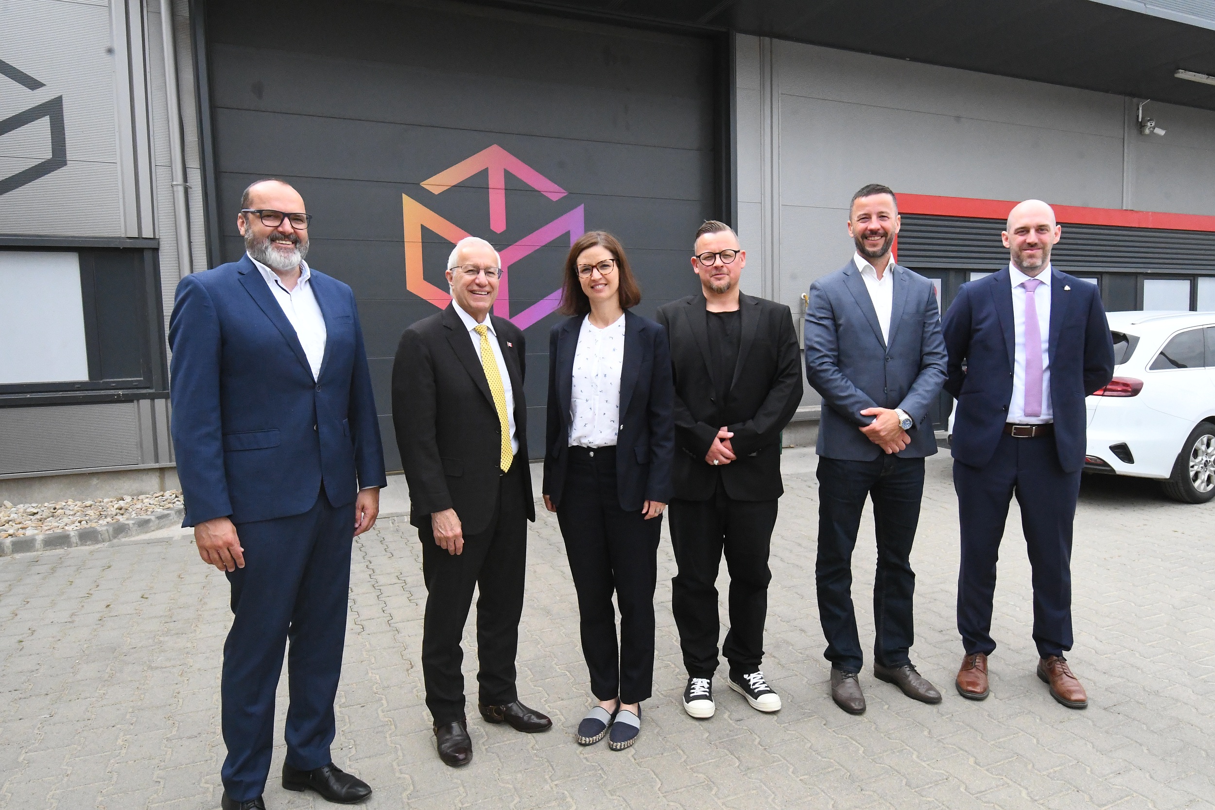 Ontario minisztere a Continest innovációit ismerte meg Székesfehérváron